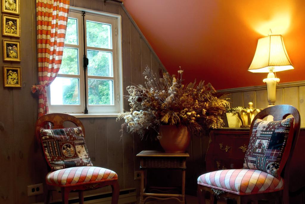 Le Petit Clocher Gite Touristique B & B Saint-Sauveur-des-Monts Eksteriør bilde