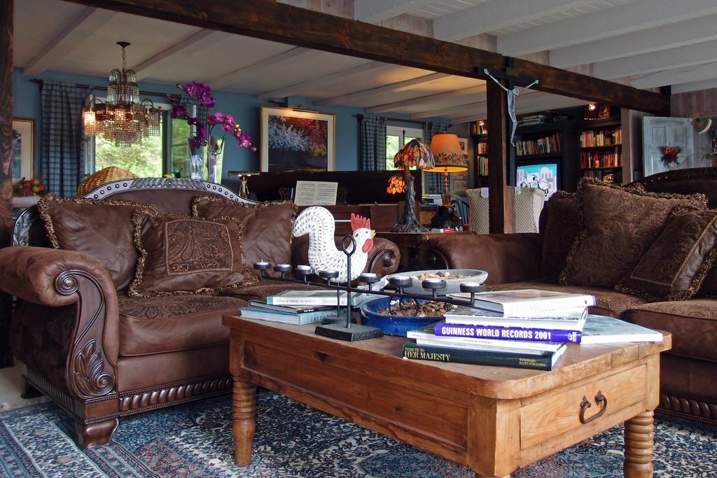 Le Petit Clocher Gite Touristique B & B Saint-Sauveur-des-Monts Eksteriør bilde