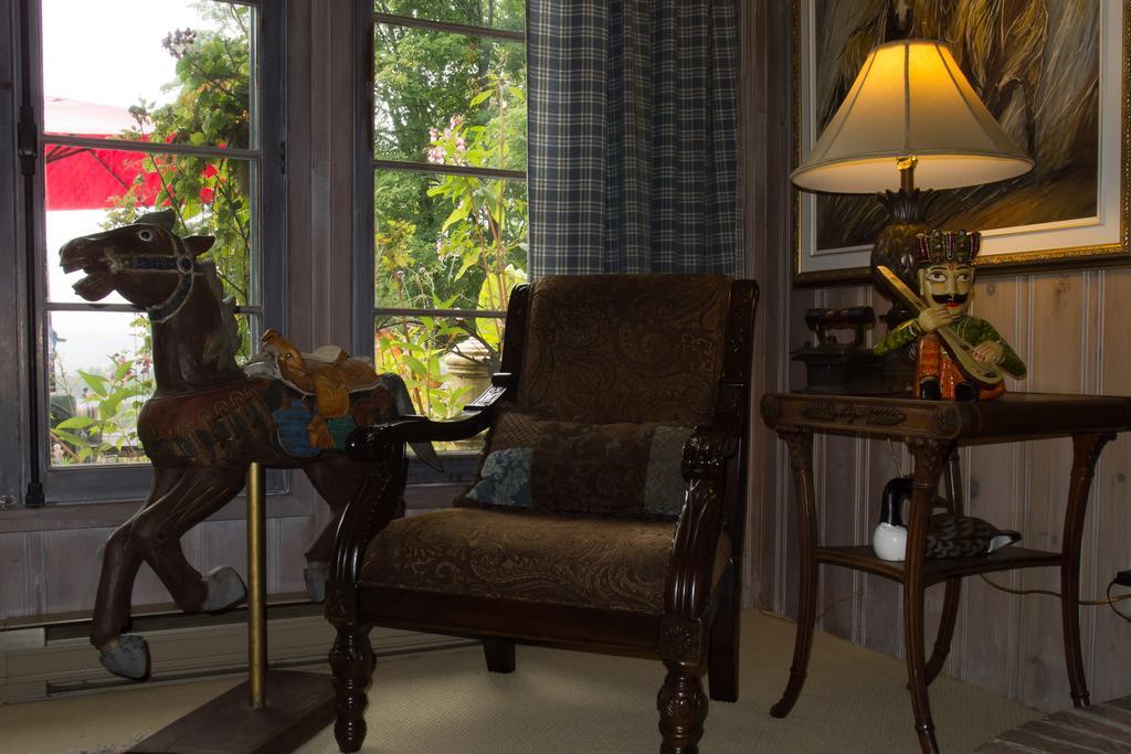 Le Petit Clocher Gite Touristique B & B Saint-Sauveur-des-Monts Eksteriør bilde