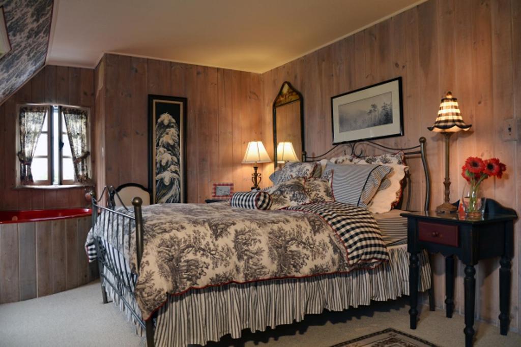 Le Petit Clocher Gite Touristique B & B Saint-Sauveur-des-Monts Rom bilde