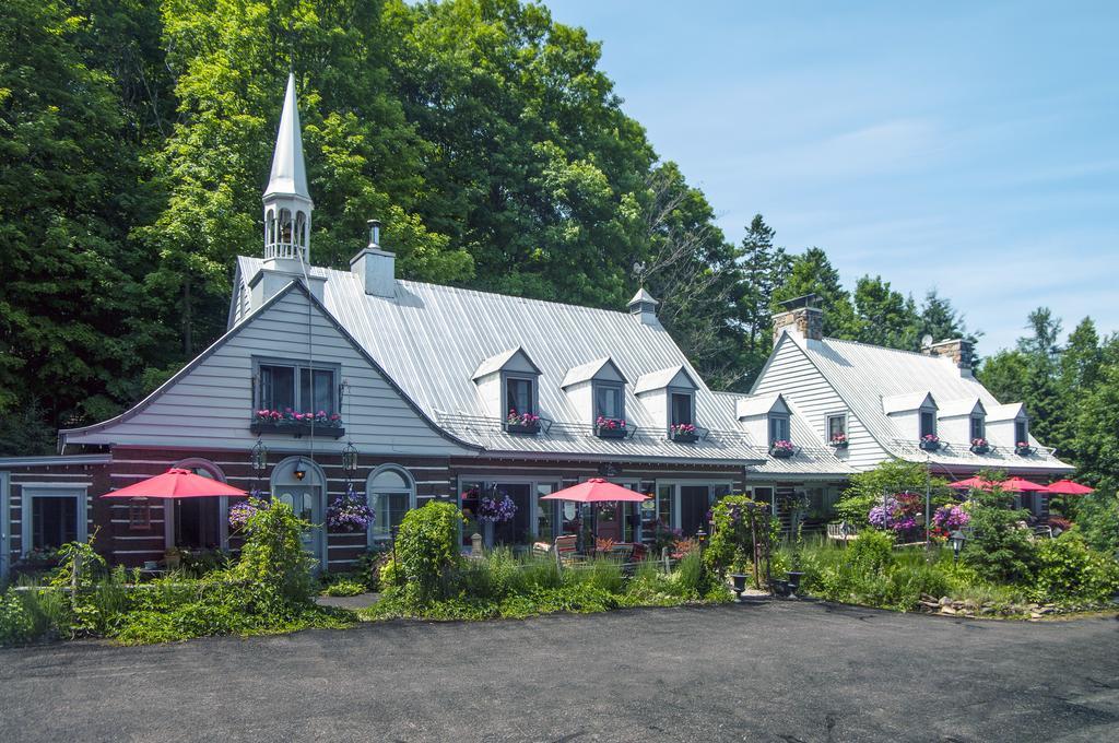 Le Petit Clocher Gite Touristique B & B Saint-Sauveur-des-Monts Eksteriør bilde