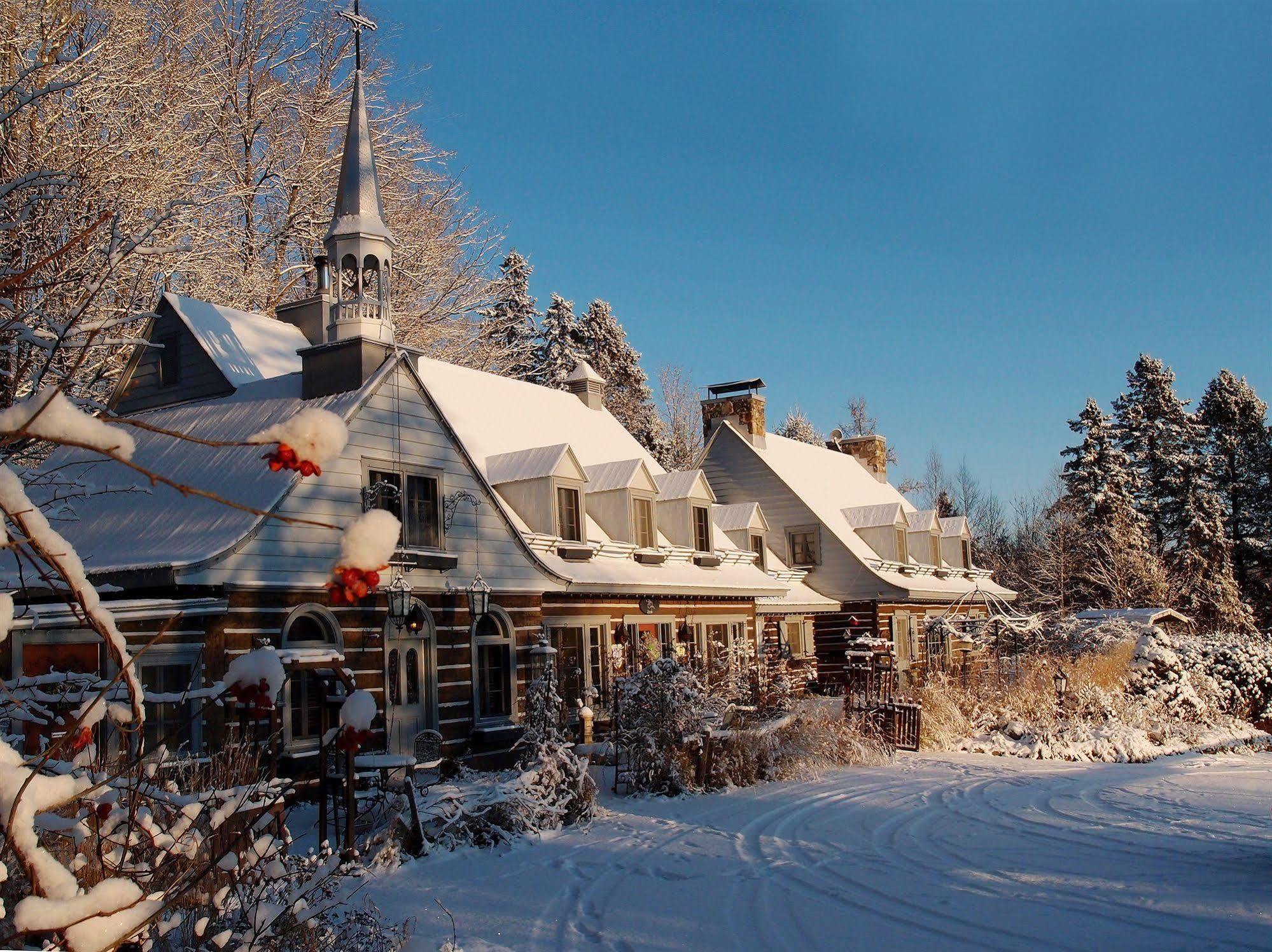 Le Petit Clocher Gite Touristique B & B Saint-Sauveur-des-Monts Eksteriør bilde
