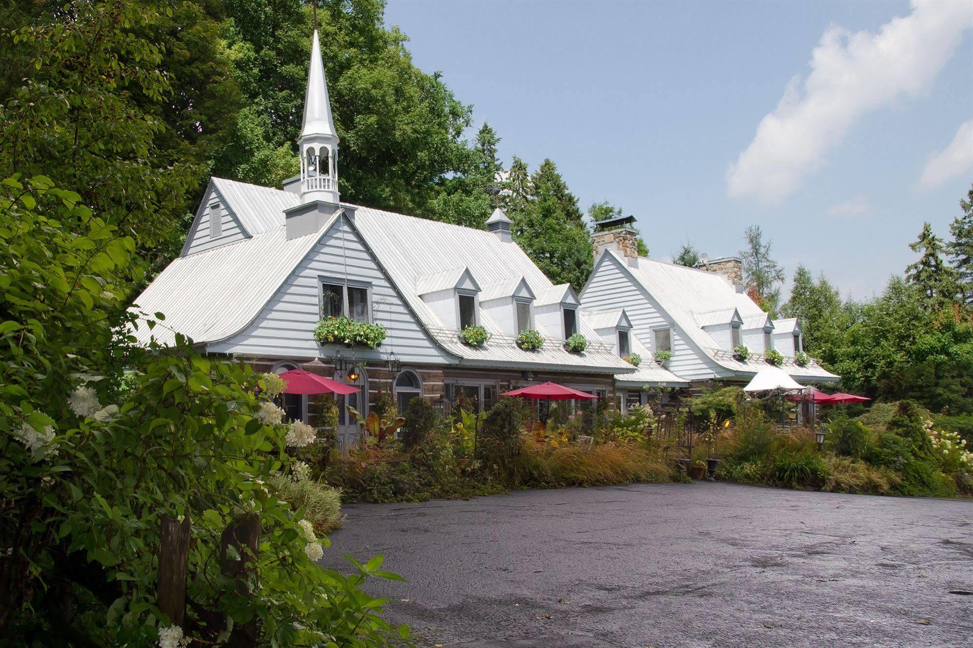 Le Petit Clocher Gite Touristique B & B Saint-Sauveur-des-Monts Eksteriør bilde